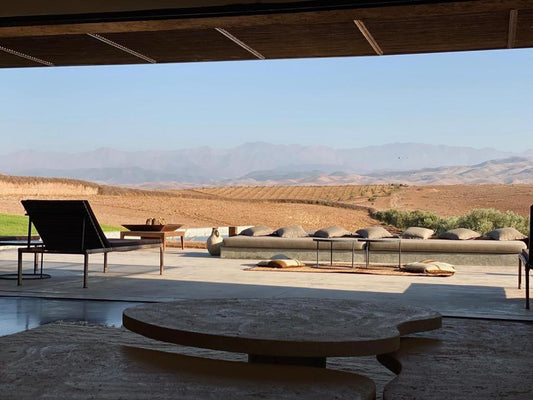 Villa K Marrakech : une retraite contemporaine entre terre ocre et oliviers