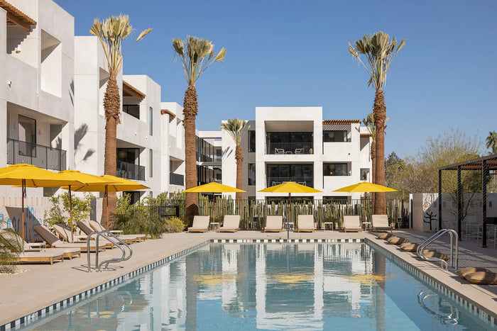 Drift Palm Springs : minimalisme solaire au pied des palmiers